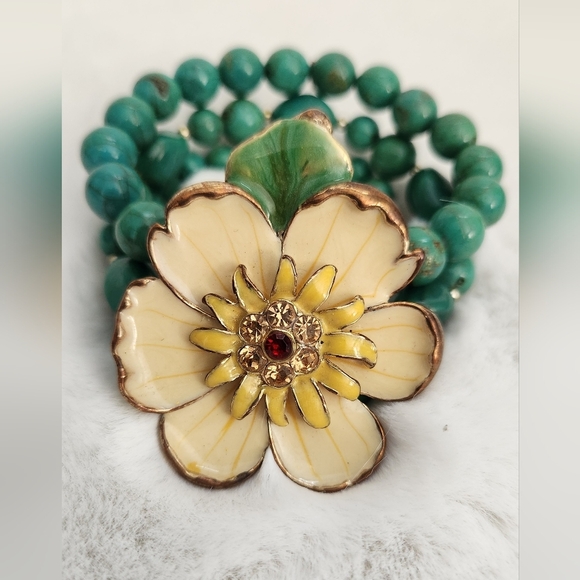 Vintage Flower Stretchy Beaded bracelet - Picture 5 of 9